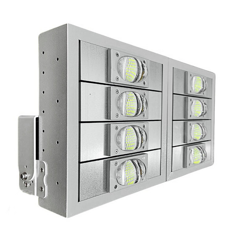 Đèn sân bóng 400w denledhl liên hệ 0965600118