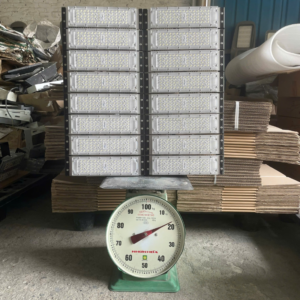 Đèn LED 800w chiếu sân tennis denledhl liên hệ 0965600118